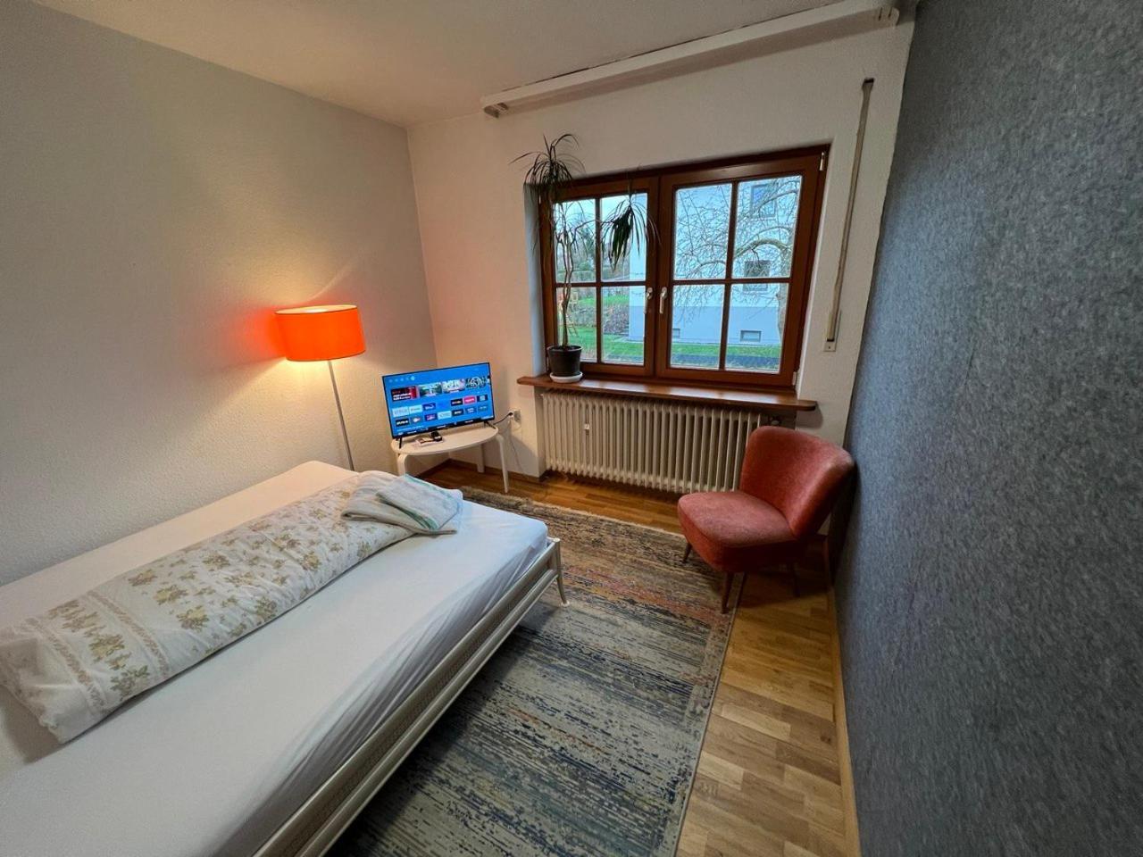 1,5-Zimmer Mit Duschbad, Gartenblick, Kuehlschrank Heroldsberg Bagian luar foto